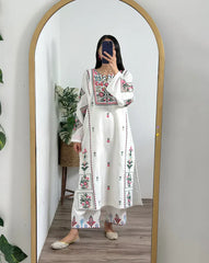 Heer Elegance 2PC – Bold Yet Feminine
